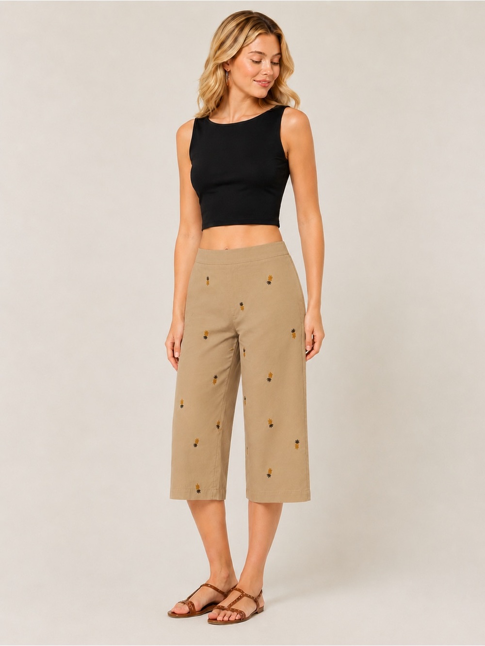 White Stag Capri Pants 10‎ x 17"Inseam Khaki Pineapple Embroidered pull-on SZ:10